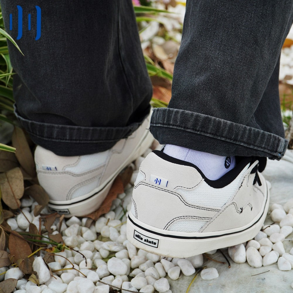 BAKETH White and black paneled suede low top