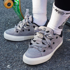 Lace-up men's and women's wear-resistant shock-absorbing skateboard shoes